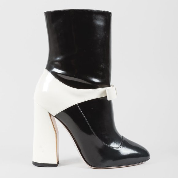 Gucci Shoes - Gucci Magnolia Black & White Bow Block Heel Boots